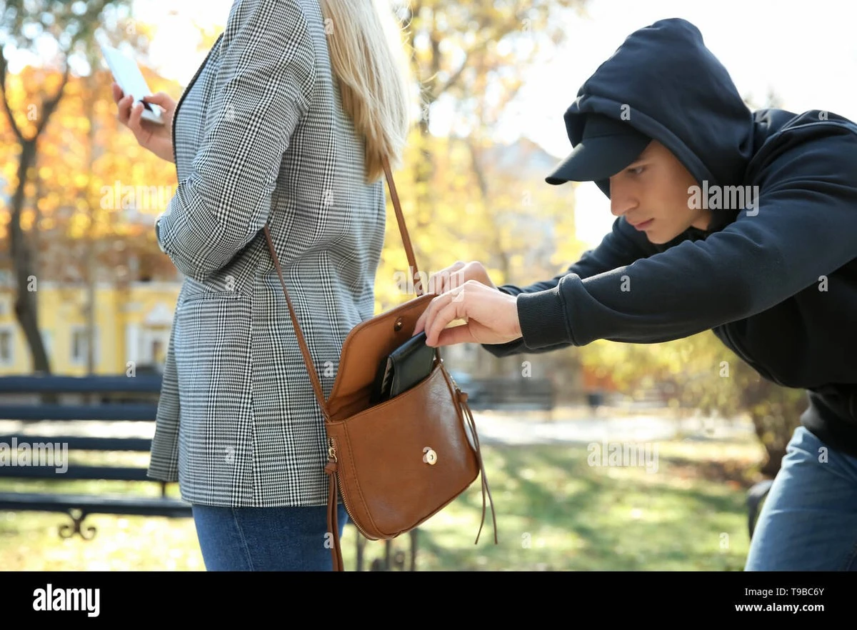 dlaczegonigdyni-extra-1.webp Dlaczego nigdy nie powinieneś trzymać dodatkowej kartki w portfelu - image 1