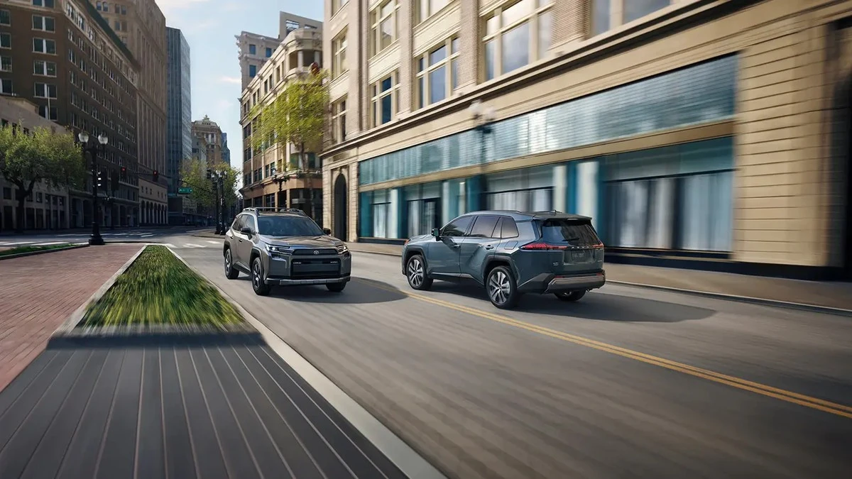 Toyota RAV4: Biały SUV znika z polskich salonów — jak go zdobyć?