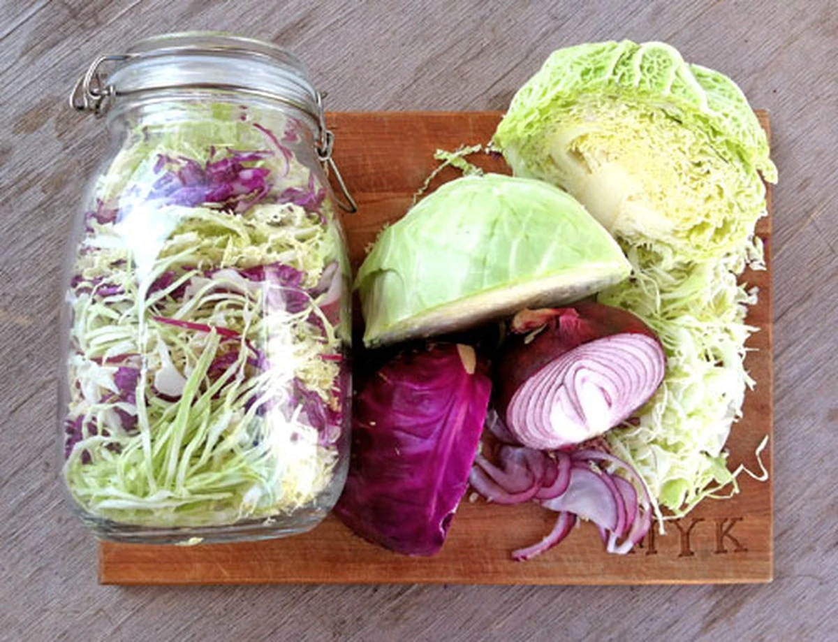 Dlaczego do startej kapusty dolewam ocet jabłkowy zamiast solanki - image 1