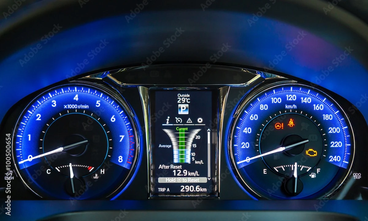 dlaczegonoweren-extra-1.webp Dlaczego nowe Renault Clio to pułapka na oszczędnych? 2 zmiany - image 1