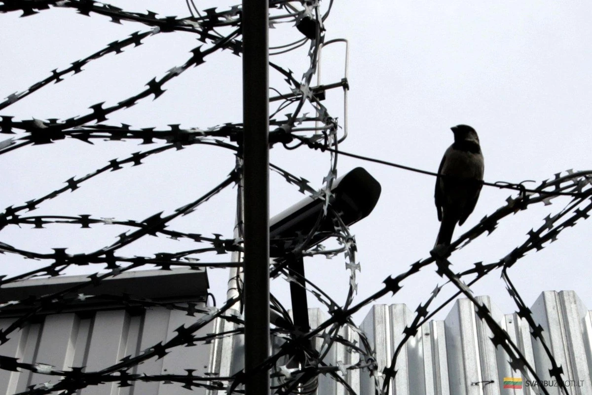 Dlaczego służby więzienne milczą po śmierci dwóch osadzonych w Olicie