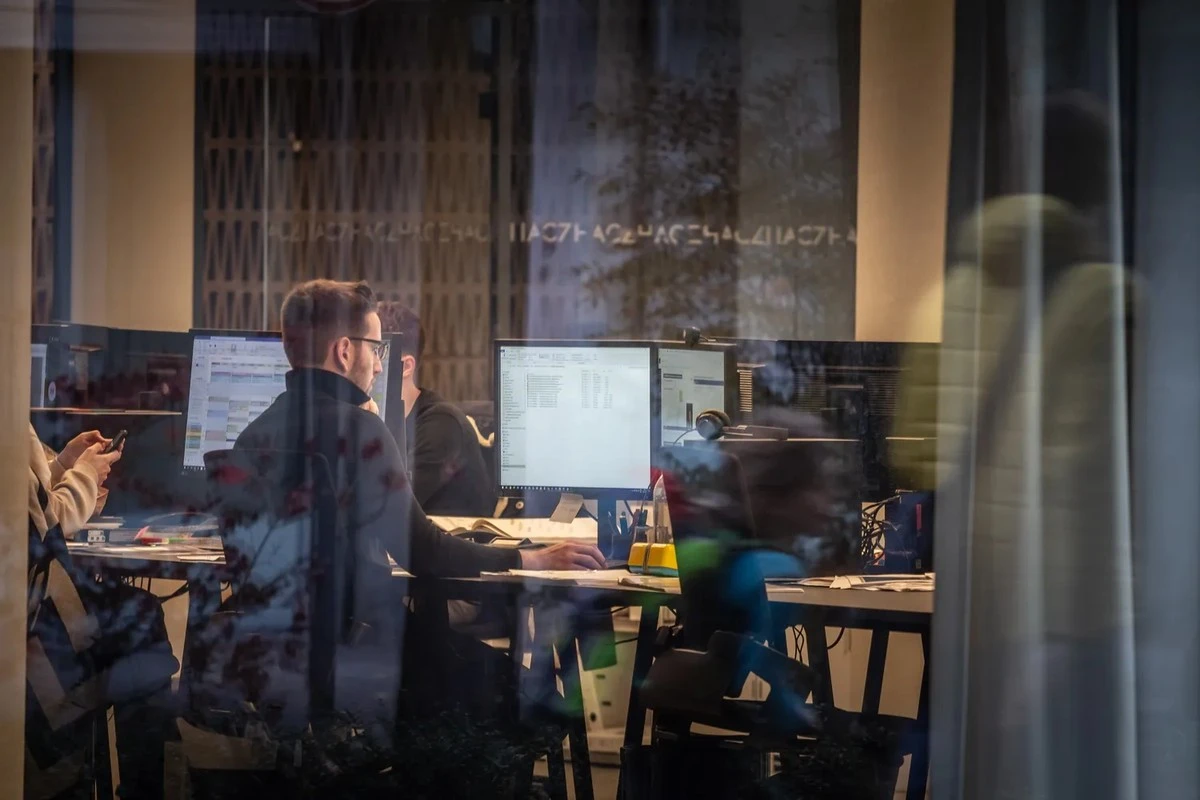 Dlaczego niemieccy kontrolerzy mogą teraz prosić o odciski palców u fryzjera