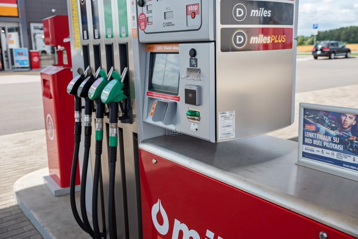 Dlaczego kierowcy w Europie nagle zaczęli tankować pod korek