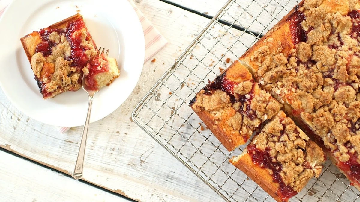 Dlaczego doświadczone gospodynie zawsze dodają kefir do ciasta - image 1