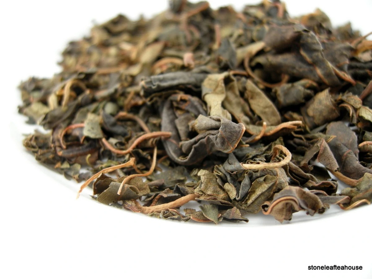 dlaczegodoswiad-extra-1.webp Dlaczego doświadczone gospodynie zbierają liście wiśni zamiast owoców - image 1