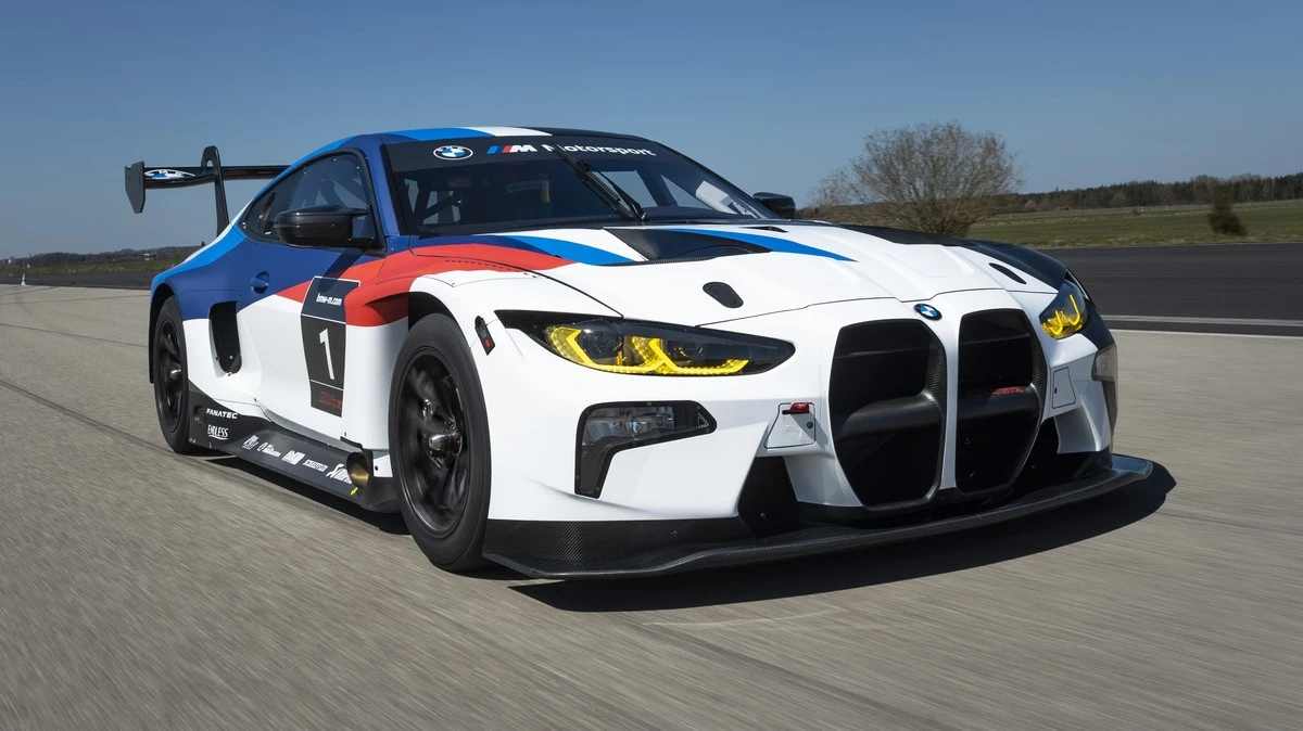 Dlaczego nowe BMW M4 GT3 otrzymało żółte obramowanie grilla - image 1