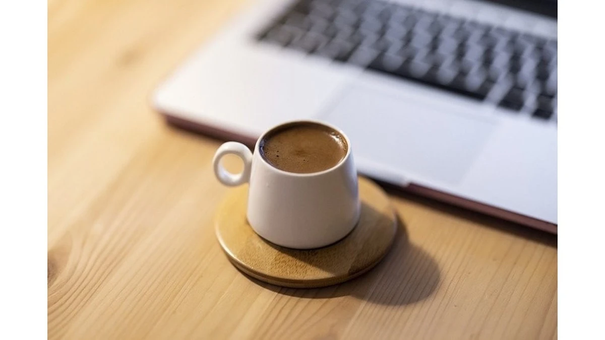 Dlaczego zawsze potrząsam słoikiem kawy w sklepie? Jeden szczegół zdradza jej jakość