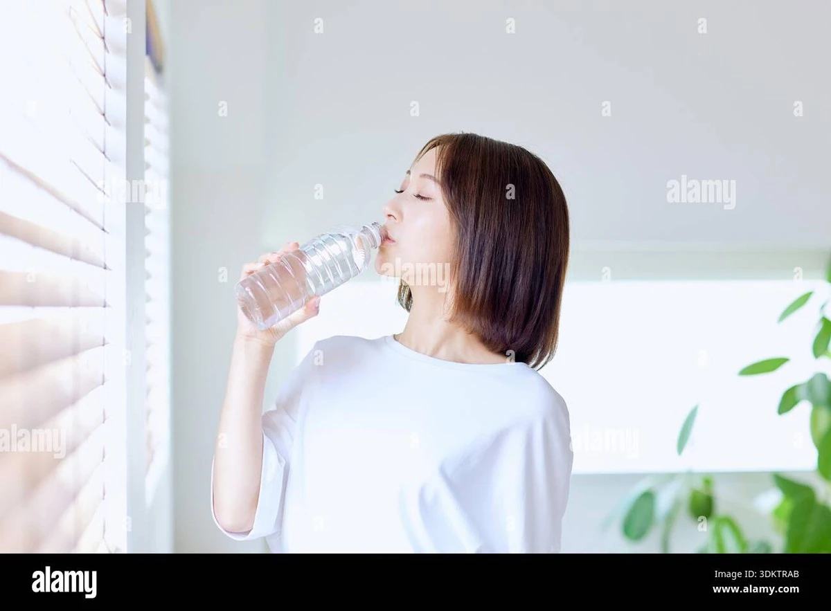 dlaczegoprzesta-extra-1.webp Dlaczego przestałam pić kawę zaraz po przebudzeniu. Lekarka wyjaśniła mi, co dzieje się z ciałem po pięćdziesiątce - image 1