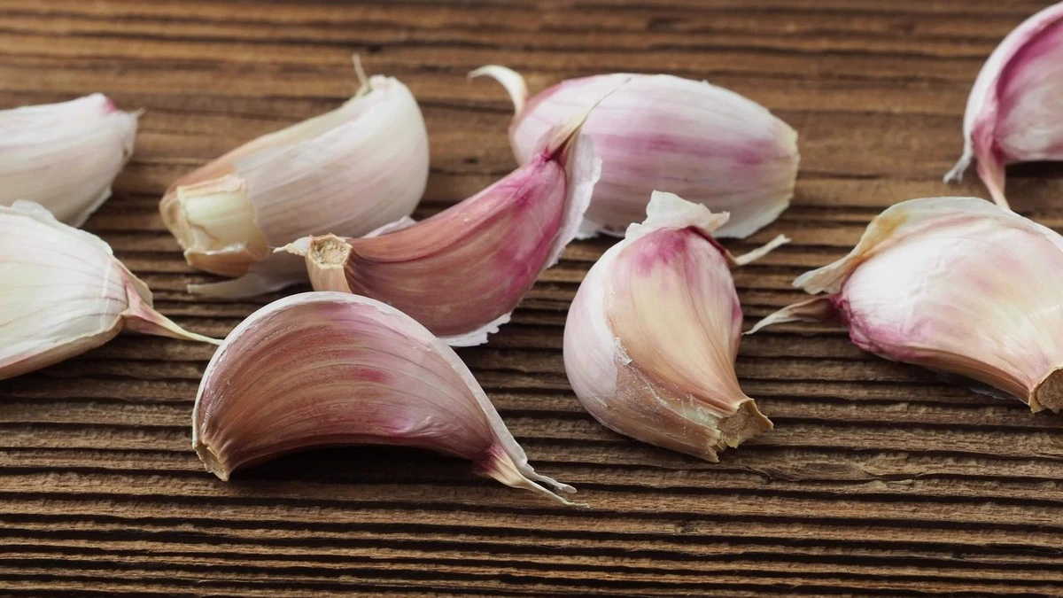 dlaczegokardiol-extra-1.webp Dlaczego kardiolog kazał mi ograniczyć czosnek do jednego ząbka dziennie - image 1