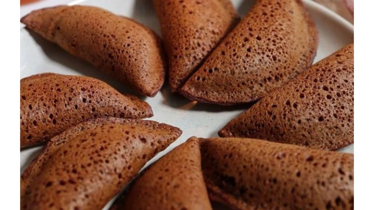 Dlaczego warto wsypać kaszę mannę do ciasta na naleśniki