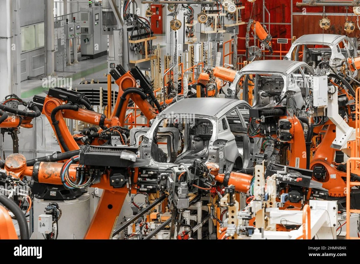 dlaczegorenault-extra-1.webp Dlaczego Renault wprowadzi aż 36 nowych modeli w pięć lat - image 1