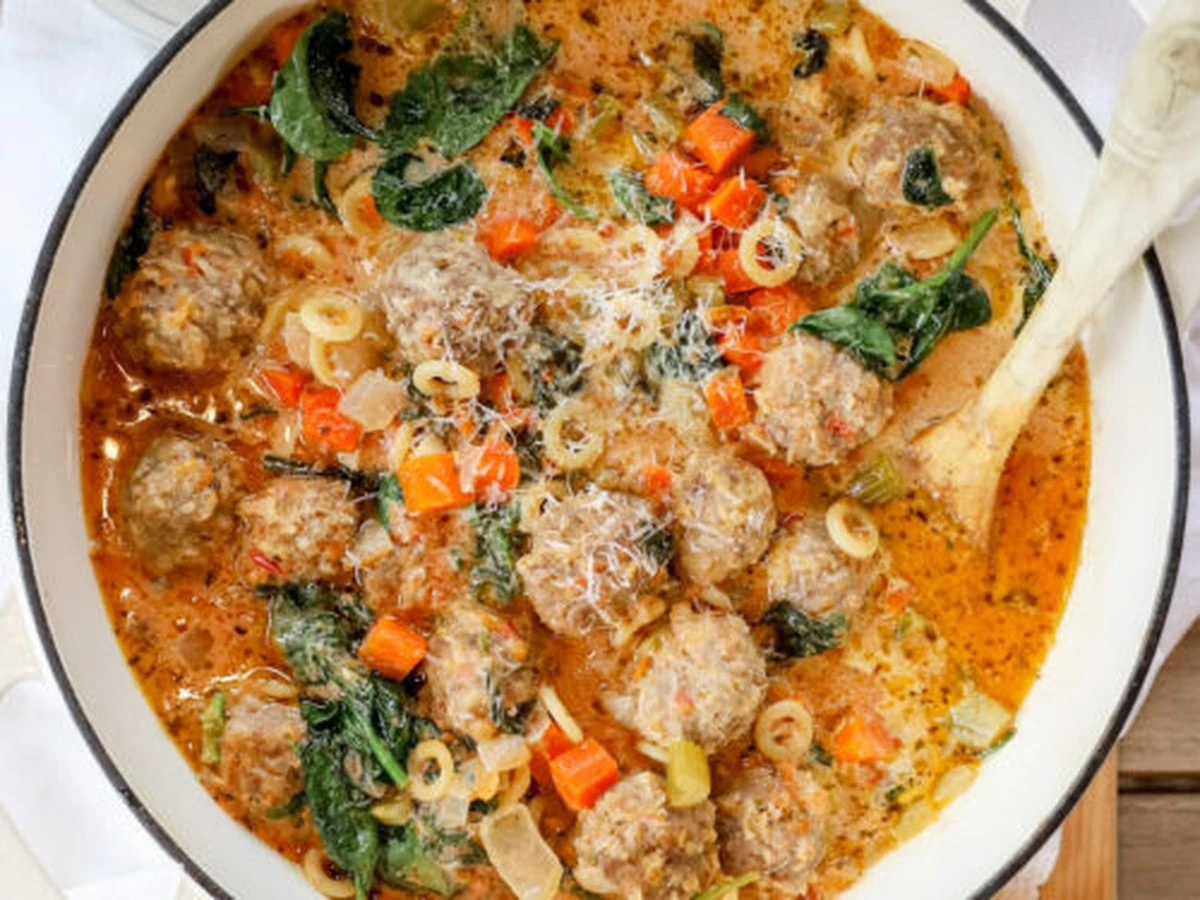 Dlaczego doświadczone gospodynie zawsze dodają śmietanę bezpośrednio do ciasta na kukuliai - image 1