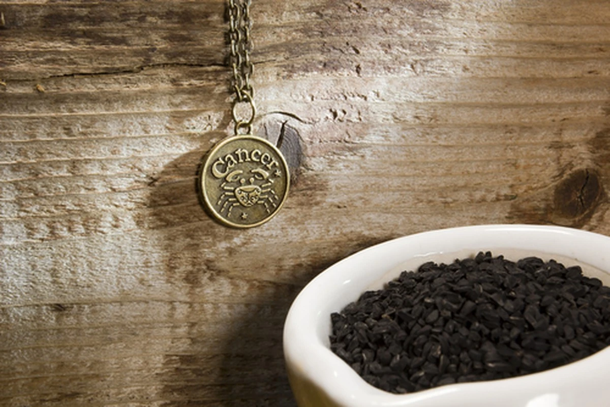 Dlaczego warto dodawać łyżeczkę czarnuszki do śniadania każdego dnia